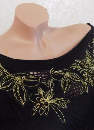 Туника фирменная divided с вышивкой, размер 44-48