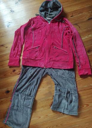 Костюм велюровый