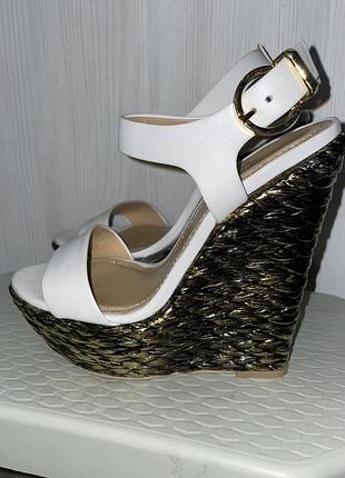 Greymer італія босоніжки на танкетці шкіра р. 36