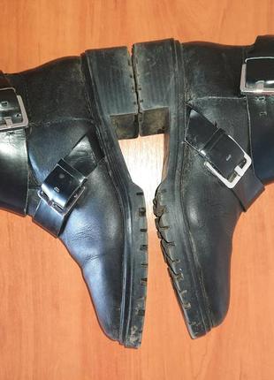 Трендовые массивные кожаные зимние ботинки zara2 фото