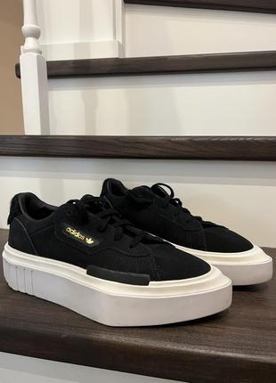 Кроссовки adidas