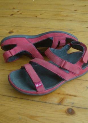 Босоніжки strive оригінал натур шкіра 36-37 розмір