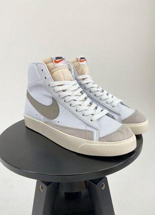 Кросівки nike blazer  sail light bone1 фото