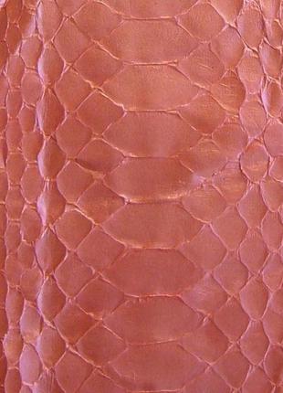 Лоскут розовой натуральной экзотической кожи питона на чехол для смартфона, браслет, кошелек, италия