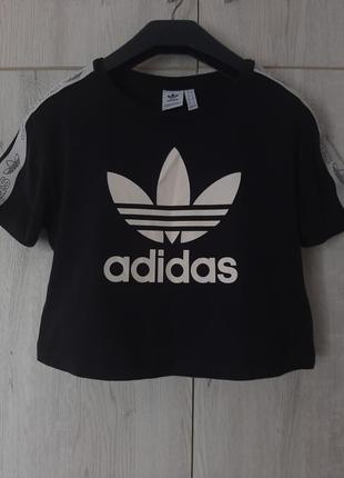 Футболка adidas