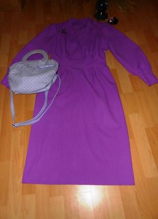 Яскраве плаття в стилі ретро