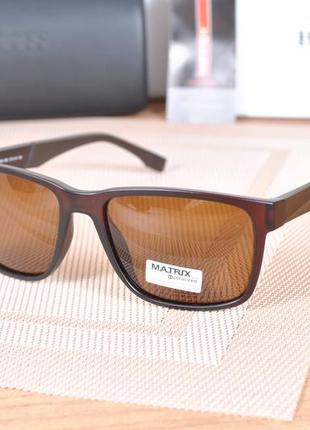 Фірмові чоловічі сонцезахисні окуляри matrix polarized mt8465