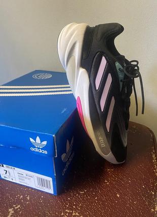 Жіночі кросівки adidas ozelia