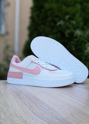 Жіночі кросівки nike air force 1 shadow білі з пудрою2 фото