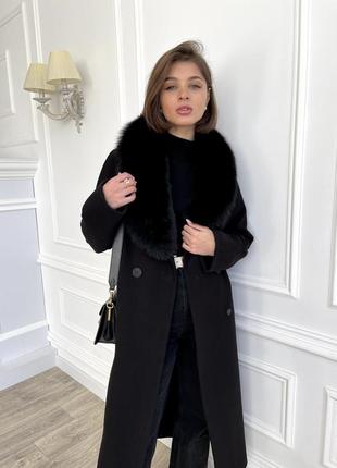 Зимнее женское черное брендовое кашемировое пальто с меховым воротником5 фото