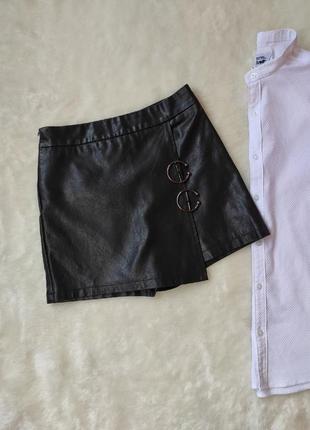 Черная кожаная юбка-шорты юбка с шортами кожаные шорты с юбкой высокая талия посадка на запах