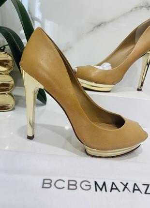 Елегантні туфлі bcbg