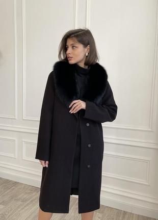 Зимове тепле брендове чорне пальто з хутром песця4 фото
