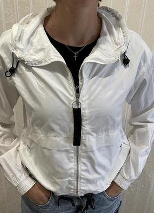 Вітровка bershka