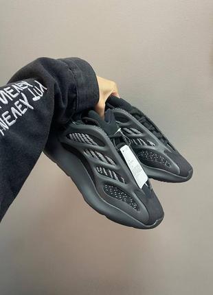 Кросівки жіночі adidas yeezy boost 700 v3 black alvah/кроссовки женские адидас изи буст 700 в37 фото