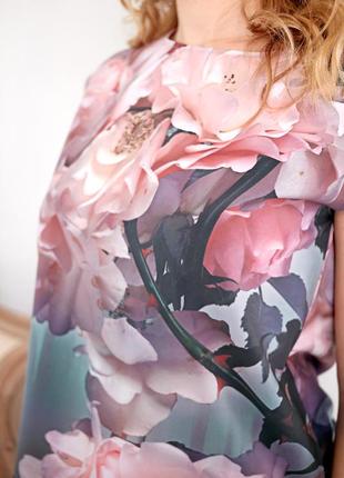 Легка блузка з квітковим принтом4 фото