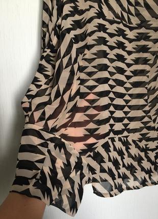 Ефектна блуза геометричний принт2 фото