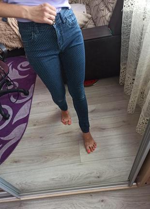 Вузькі джинси в краплинку6 фото