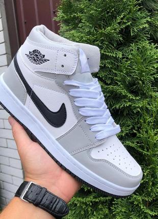 Женские кроссовки nike air jordan кожаные серые белые черные
