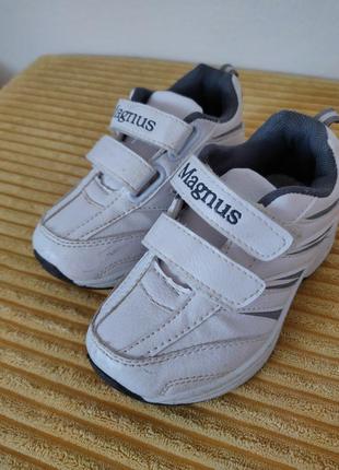 Кросівки універсальні дитячі 26 р