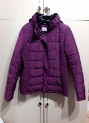 Tu куртка теплая.на синтепоне