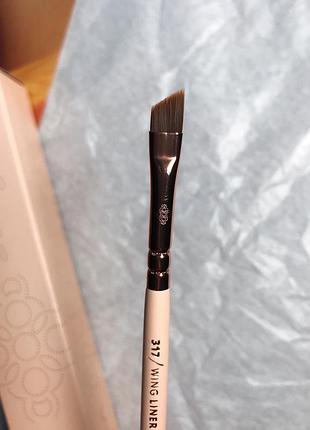 Кисть для бровей zoeva 317 wing liner