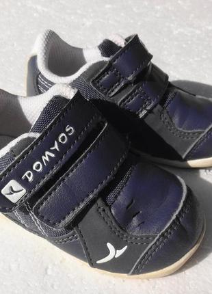 Domyos by decathlon. кроссовки для малыша 13 см по стельке. жёсткий задник.1 фото