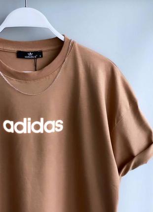 Футболка adidas с рефлективным лого футболка adidas з рефлективним лого6 фото