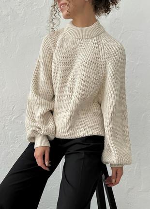 Светр в’язаний однотонний бежевий