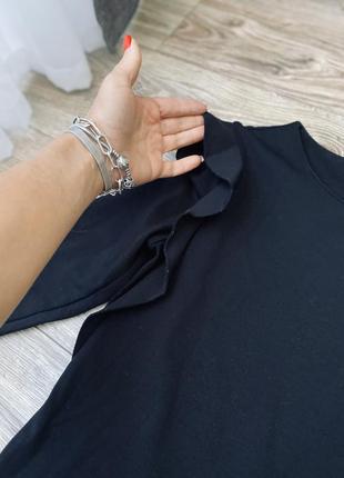 Чорна блузка з воланом cos6 фото
