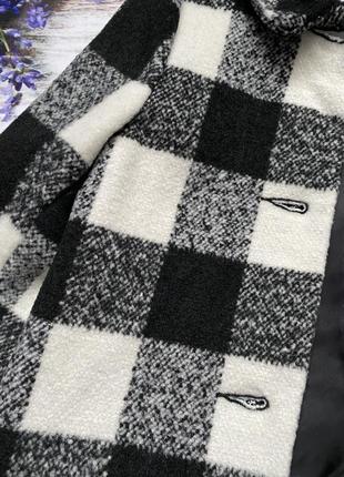 Пальто в клітинку primark, на 5-6 років( ріст 116 см)