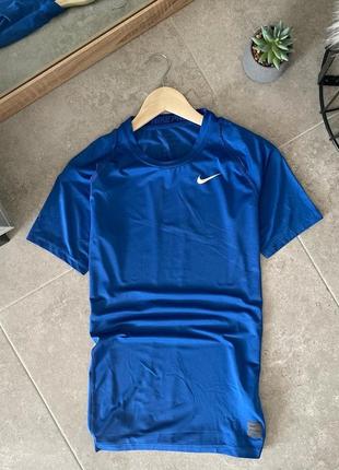 Термо футболка nike pro