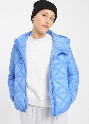 Красива легенька куртка с, можна на xc, французького бренду pimkie,нова.