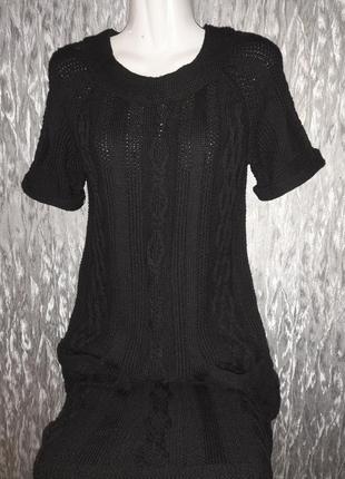 Вязаное платье из акрила,черного цвета.