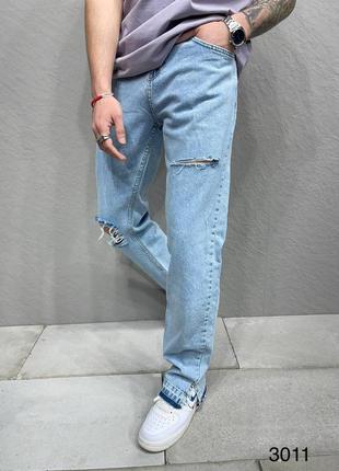 Модные мужские джинсы мом трубы свободные светлые синие голубые рваные весна осень 30111 фото
