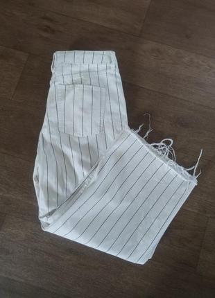 Белые широкие джинсы в полоску, кюлоты1 фото