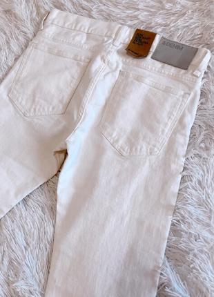 Трендові світло-молочні джинси h&m7 фото