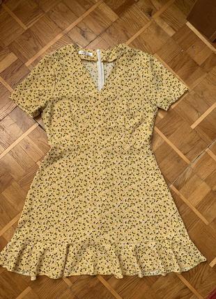 Сукня в продажі