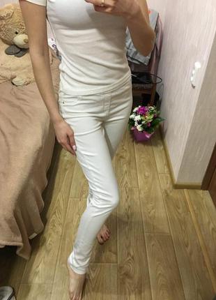 Ідеальні базові білі джинси pull&bear