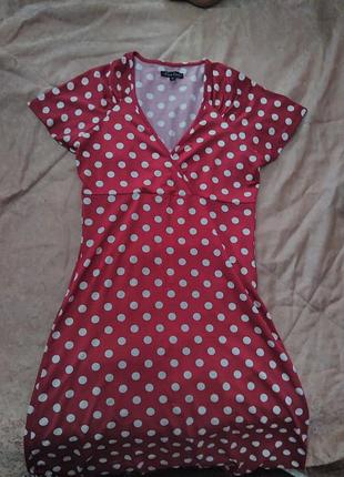 Платье красное в горошек