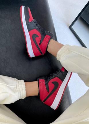 Кросівки жіночі nike air jordan retro 1 banned bred/кроссовки женские найк аир джордан рэтро 19 фото