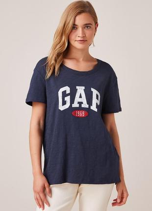 Жіноча футболка gap з логотипом2 фото