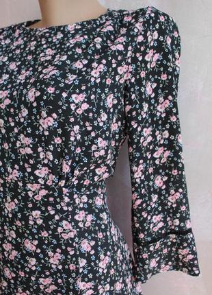 Чудова сукня в квітковий принт 38/м6 фото