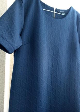 Платье прямого силуэта из фактурной трикотажной ткани типа свитшот2 фото