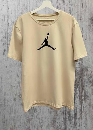 Бежевая футболка с коротким рукавом nike air jordan