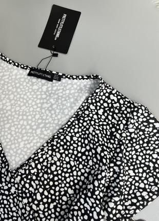 Комбінезон з шортами , ромпер шикарний чорний в білий принт, новий, розмір m-l6 фото