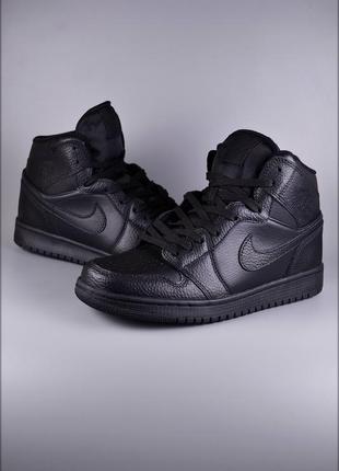 Чоловічі кросівки nike air jordan black1 фото