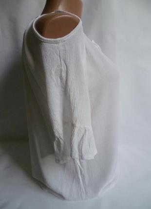 Белая блуза с открытыми плечами