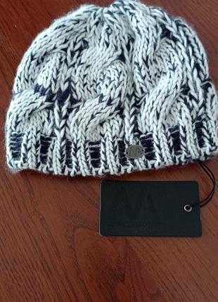 Шапка для девочки новая