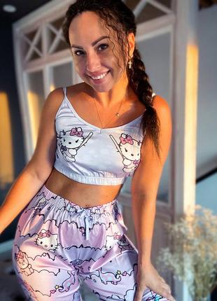 Шовкова піжама з принтом hello kitty